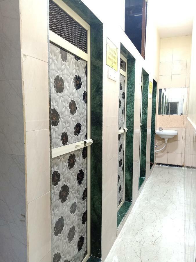Mabrook Dormitory Mumbai Exterior foto